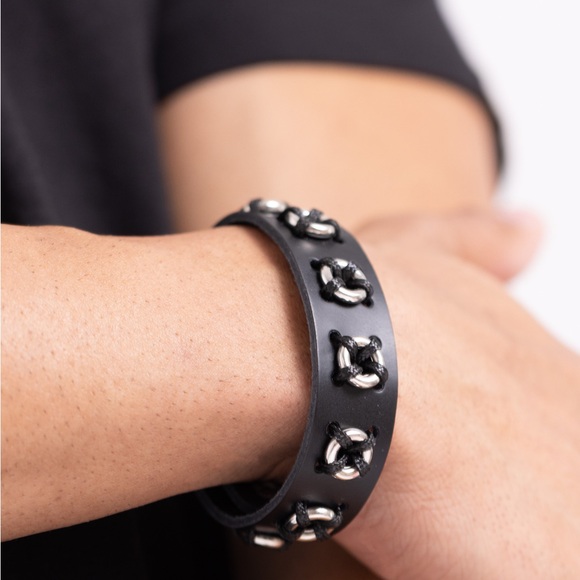 paparazzi Other - Rustic Ringleader - Black Urban Bracelet